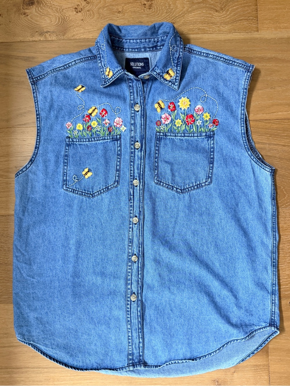SOLUTIONS Sleeveless Embroidered Denim Button-Down Shirt - Blue